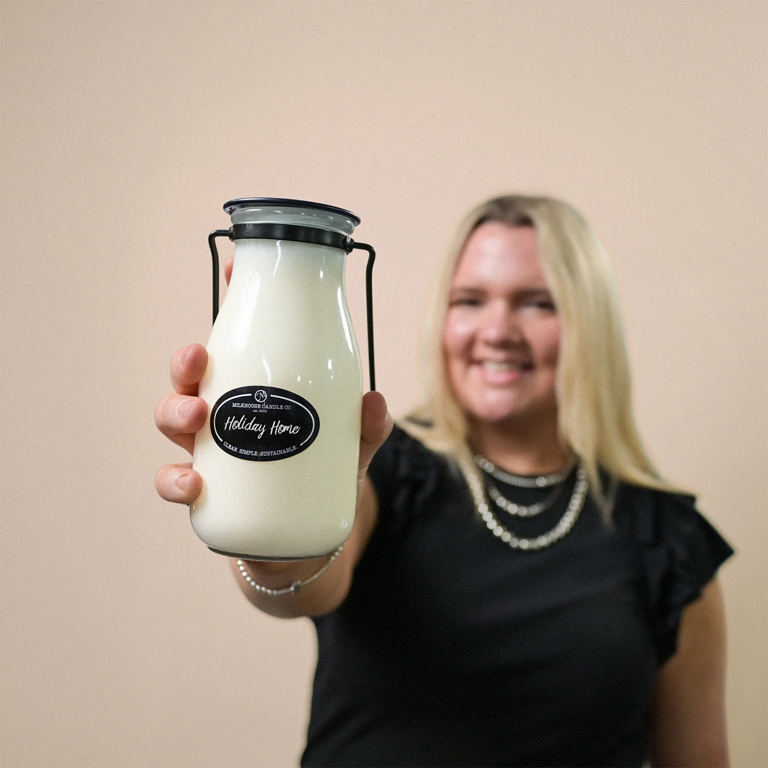 Holiday Home Candle | 14 oz Milkbottle - Image 4