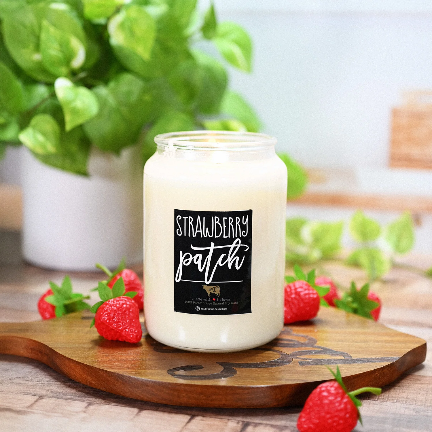 Strawberry Patch Candle | 26 oz Farmhouse Jar - Image 3